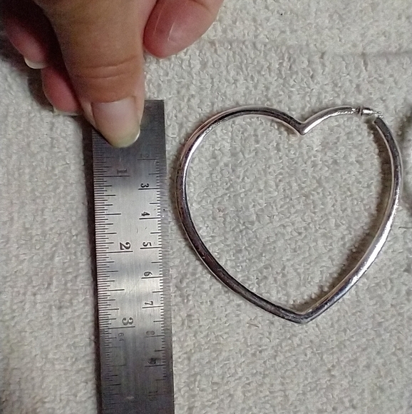 Huge large heavy cz heart post earrings cubic zirconia - Picture 4 of 4